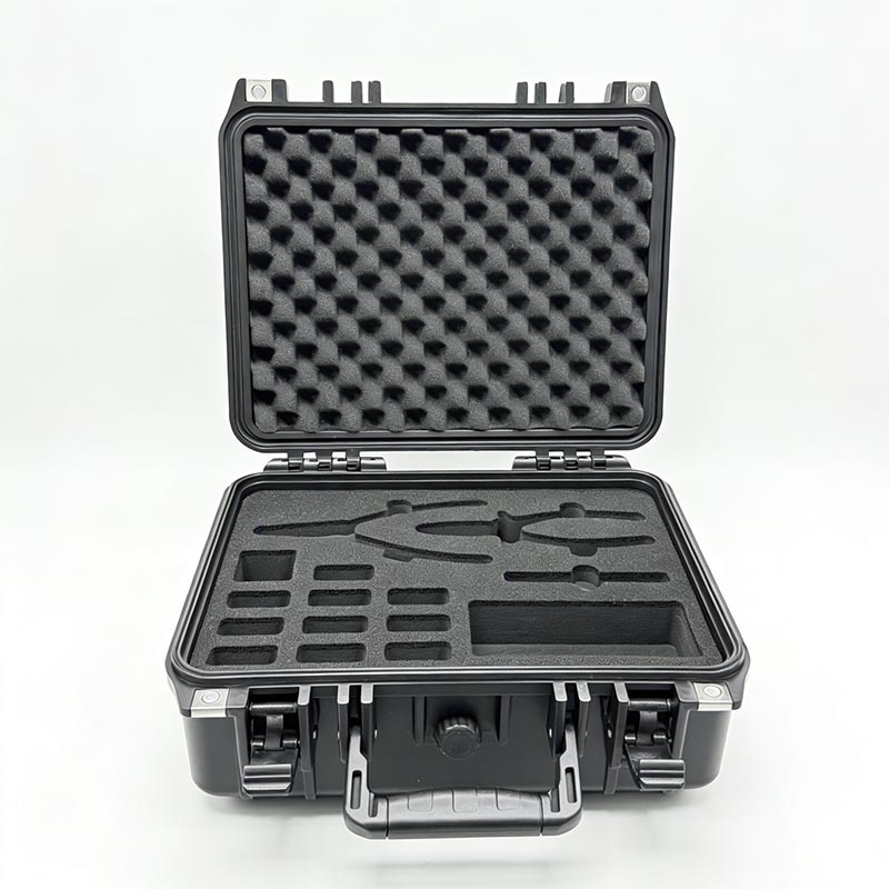 Monisuuntainen puskurointi ja iskuja vaimentava kova laatikko